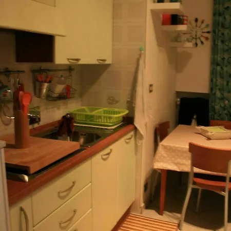 With One Bedroom In Torino, With Wonderful View, Furnis * Turín