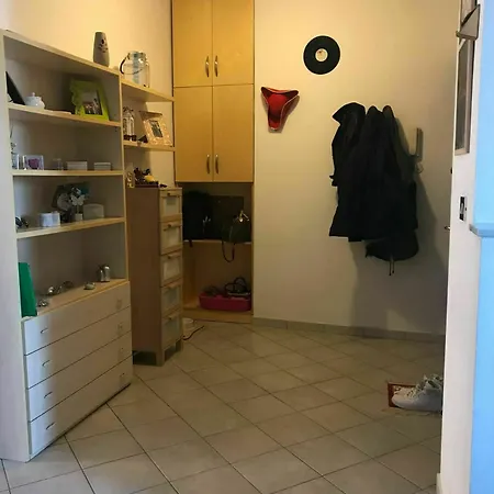 With One Bedroom In Torino, With Wonderful View, Furnis Lägenhet Turin